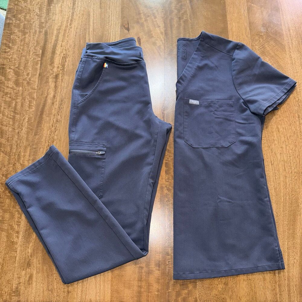 FIGS Set Catarina Small Top + Yola XS Pride Label Pants